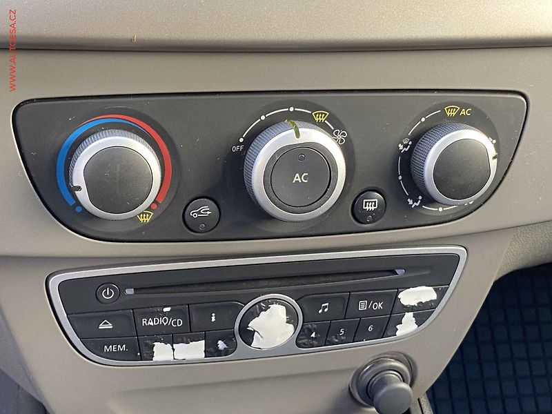 Renault Mégane (2010) 1.6 16V, ČR, AC, temp - fotka 13 z 14