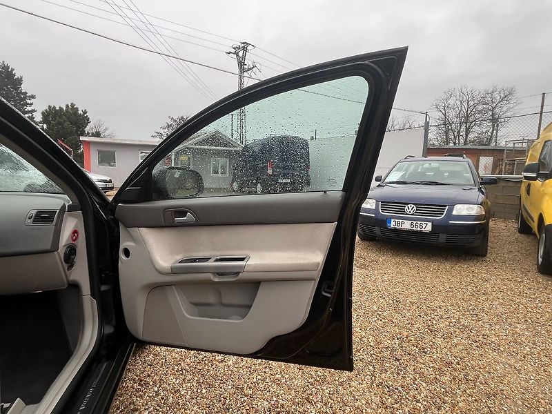 Volvo S40 1.6D 84KW*NOVÉ VSTŘIKY* - fotka 16 z 26