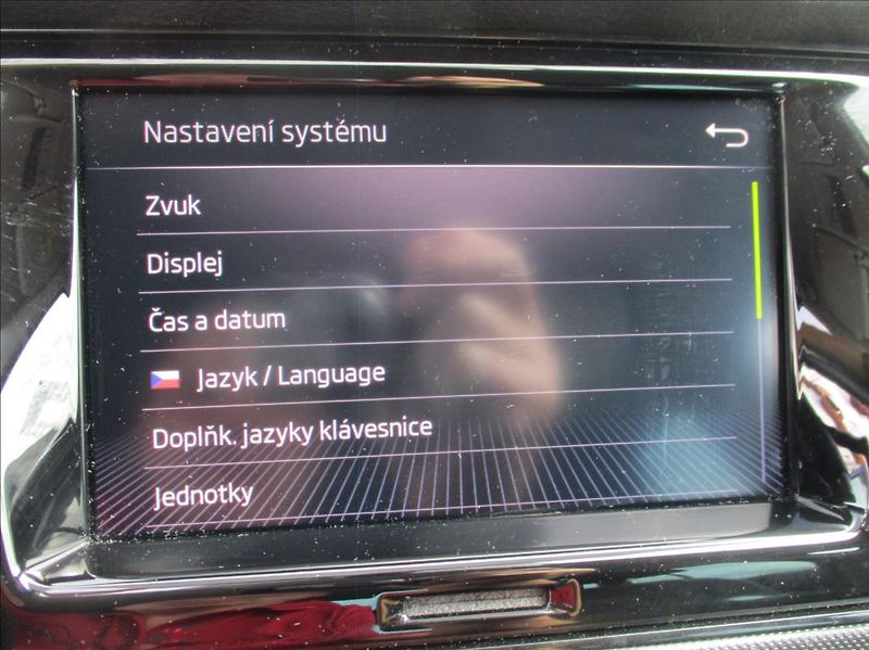 Škoda Fabia 1,0 TSI Black, servis,1.maj,CZ - fotka 22 z 39