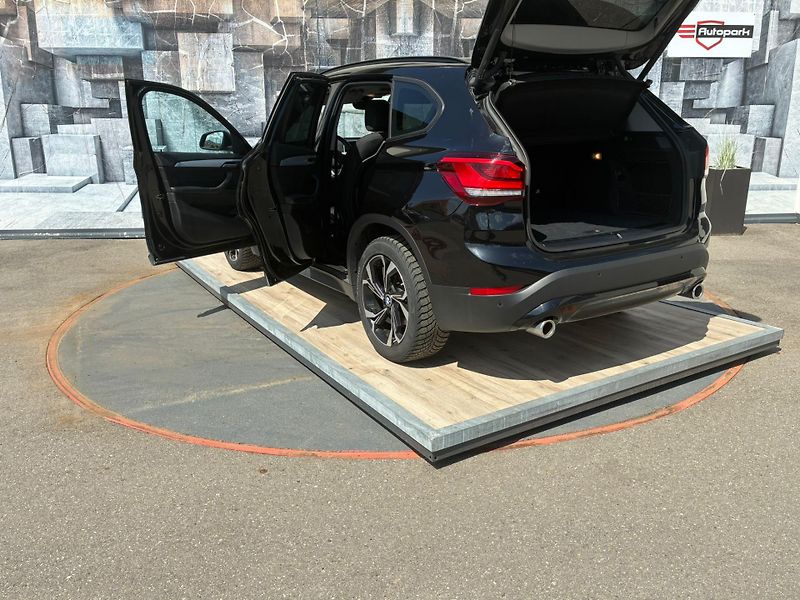 BMW X1 (2019) xDrive 25i, 170KW - fotka 9 z 26
