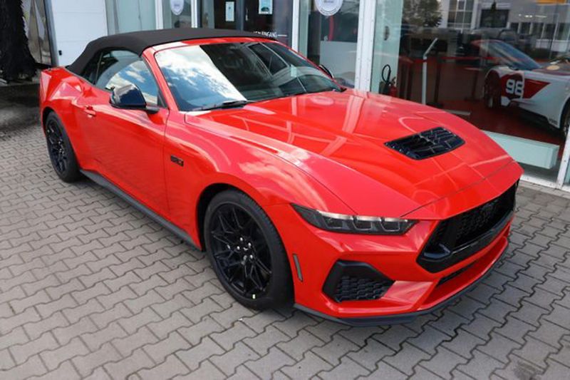 Ford Mustang (2026) 5.0 Convertible MagneRide Nite - fotka 1 z 22