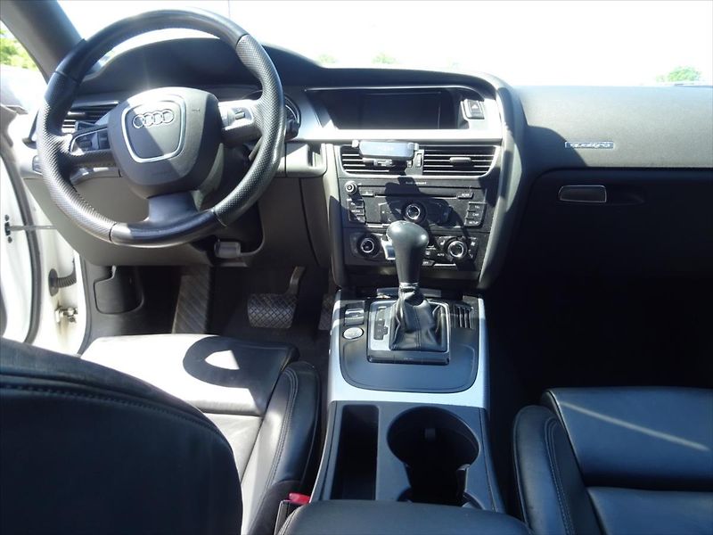 Audi A5 2,0 155 kW TFSi  S- Line - fotka 12 z 29