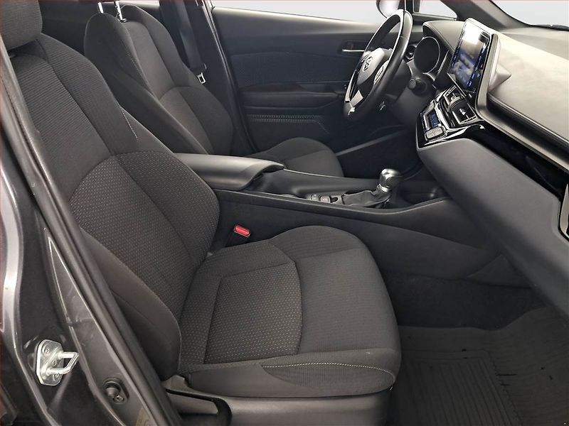 Toyota C-HR (2019) 1.8 Hybrid, Automat - fotka 9 z 17
