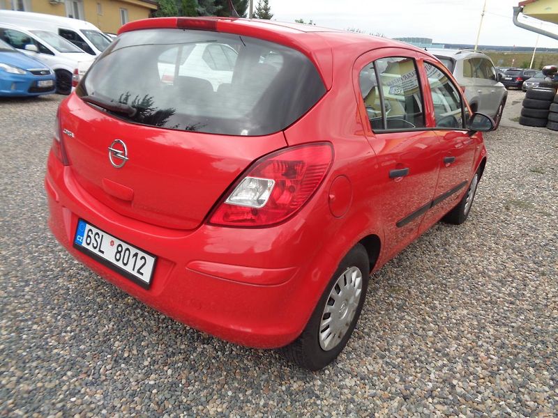Opel Corsa 1,2 - fotka 4 z 18