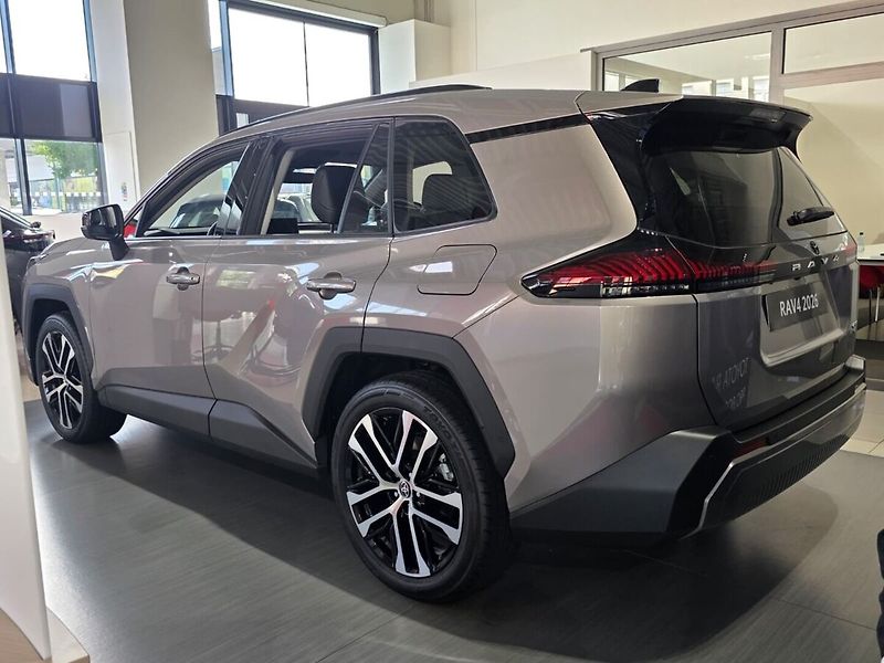 Toyota RAV4 4x4 PHEV Executive Na IČO - fotka 3 z 8