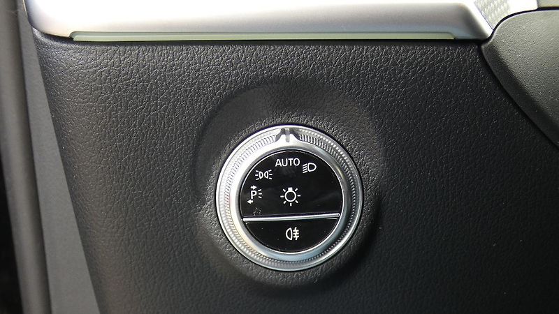 Mercedes-Benz Třídy C C 200 4MATIC - fotka 10 z 23