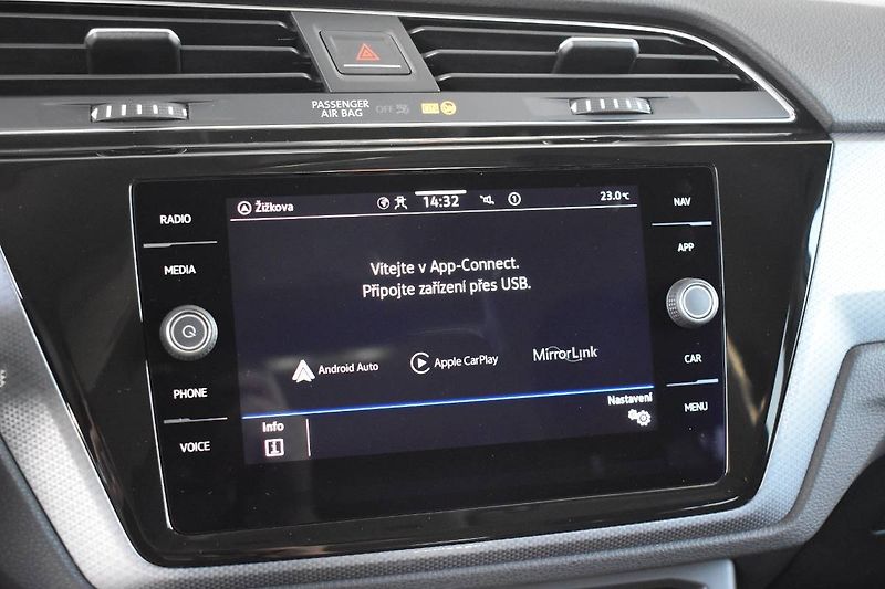 Volkswagen Touran (2022) 2.0TDI 110kW DSG,LED,Active - fotka 17 z 22