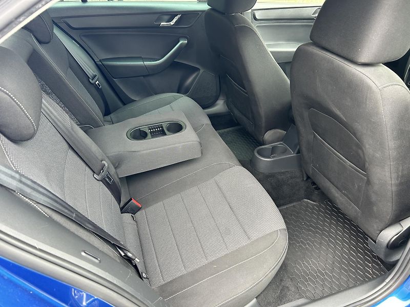 Škoda Rapid 1.6 TDI Elegance - fotka 13 z 20