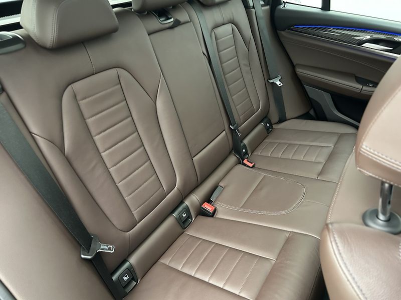 BMW X3 3.0 D 4x4 XDrive - fotka 13 z 32