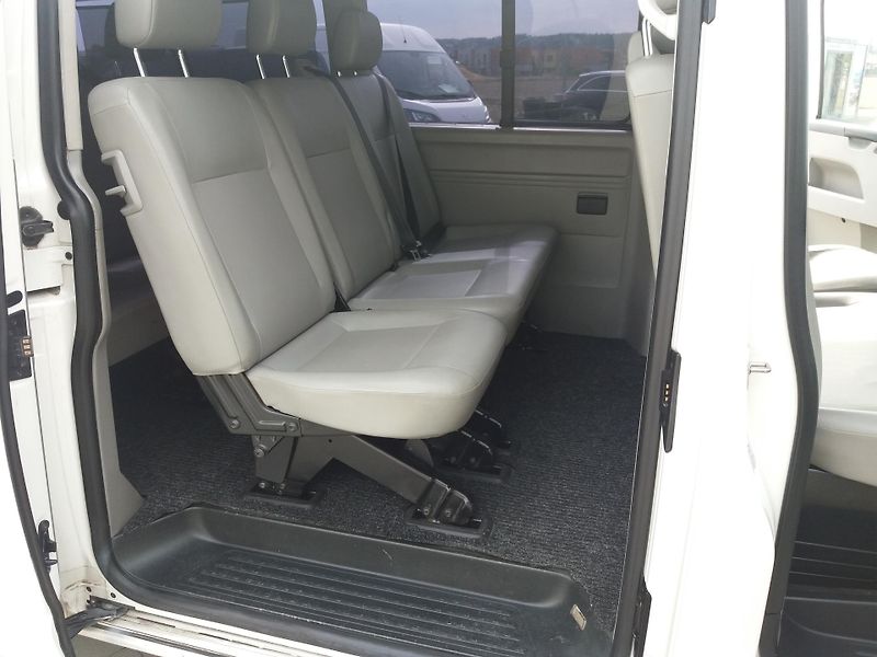 Volkswagen Caravelle 2.0TDi,9.MÍST,TAŽNY,4MOTION - fotka 16 z 24