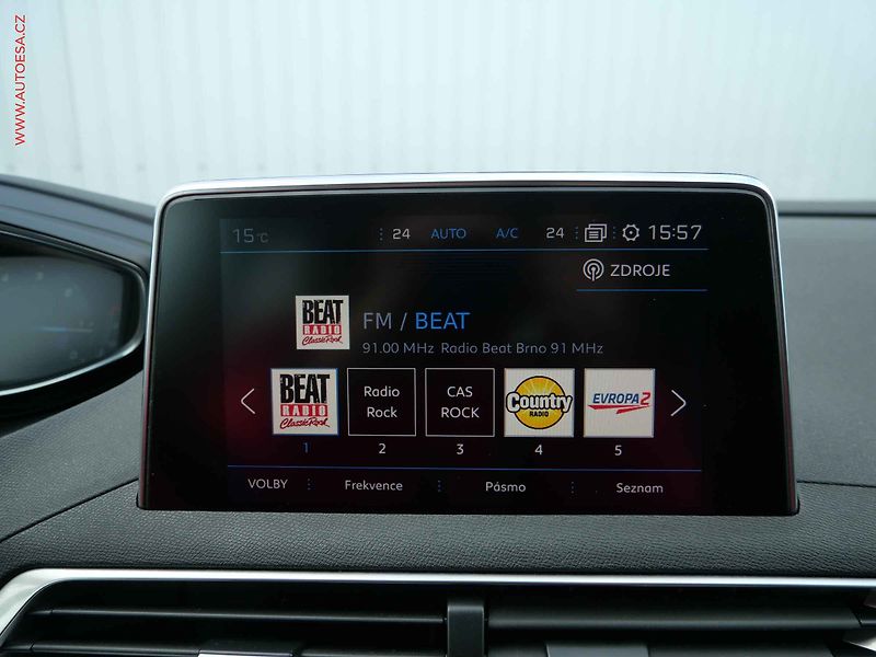 Peugeot 5008 (2018) 2.0HDi, AT, LED, kamera - fotka 20 z 28