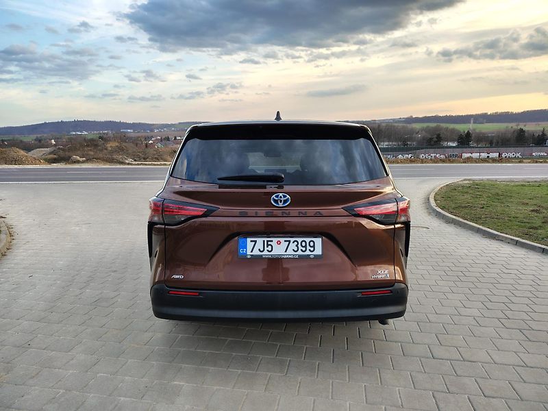 Toyota Sienna (2021) XLE 2.5 HYBRID AWD, 7 MÍST - fotka 8 z 14