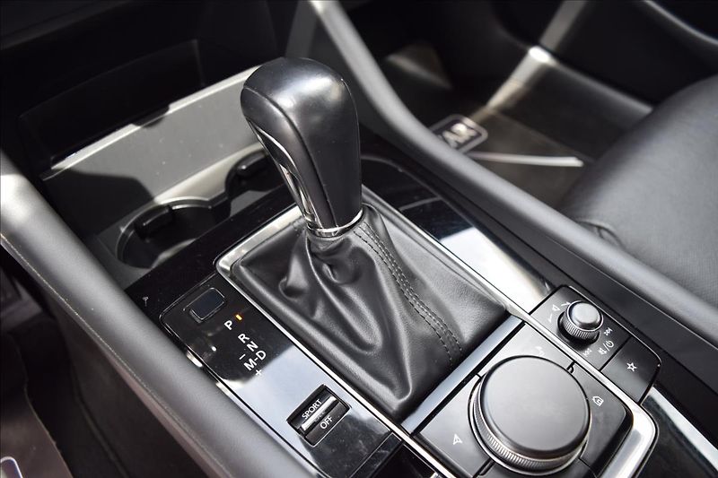 Mazda 3 2,0 i 90KW NÍZKÉ KM KUŽE ALU - fotka 50 z 55