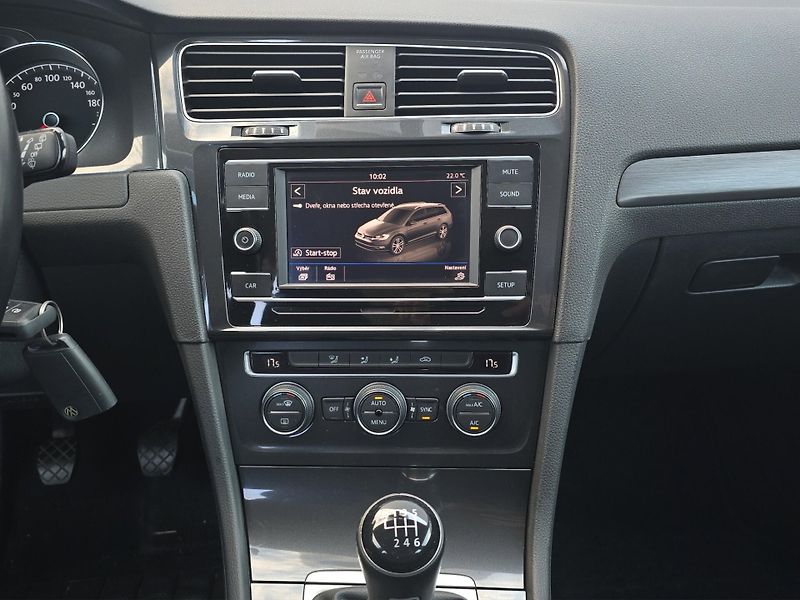 Volkswagen Golf (2018) VARIANT 1.0 TSi 81kW, ČR, serv - fotka 16 z 23