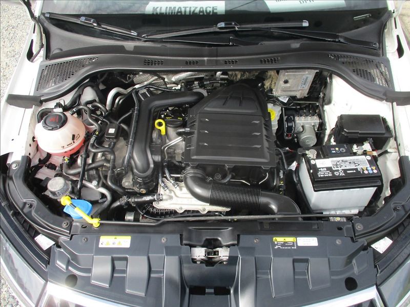 Škoda Fabia 1,0 TSI, klima,servis,1.maj,CZ - fotka 26 z 31