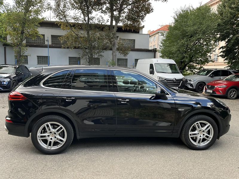 Porsche Cayenne (2016) 3.0 TDI V6 - fotka 8 z 39