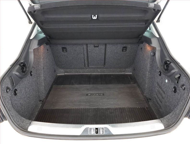 Škoda Superb (2015) Ambition 1.4 TSI, Serv.kniha - fotka 19 z 20