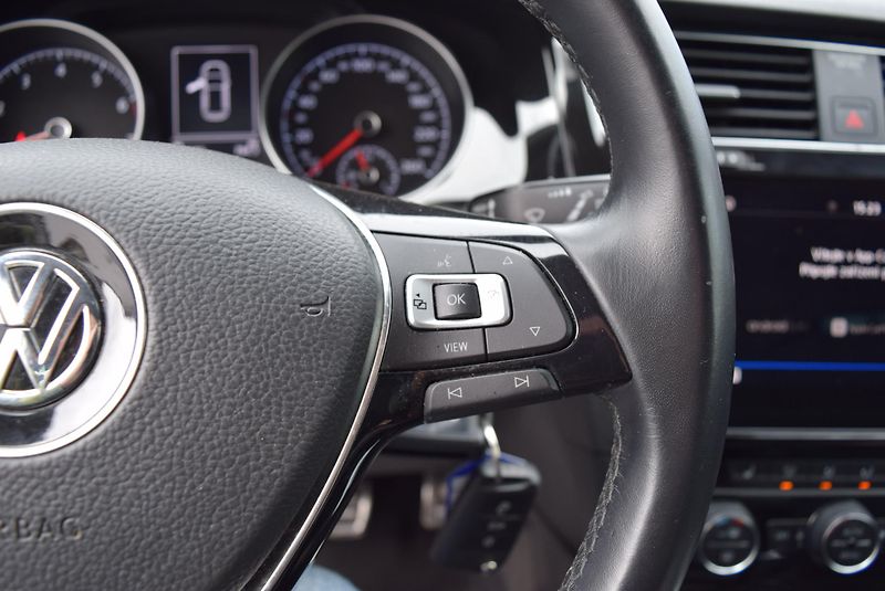 Volkswagen Golf (2019) 1.5TSI 96kw IQ.DRIVE NAVI ACC  - fotka 32 z 50