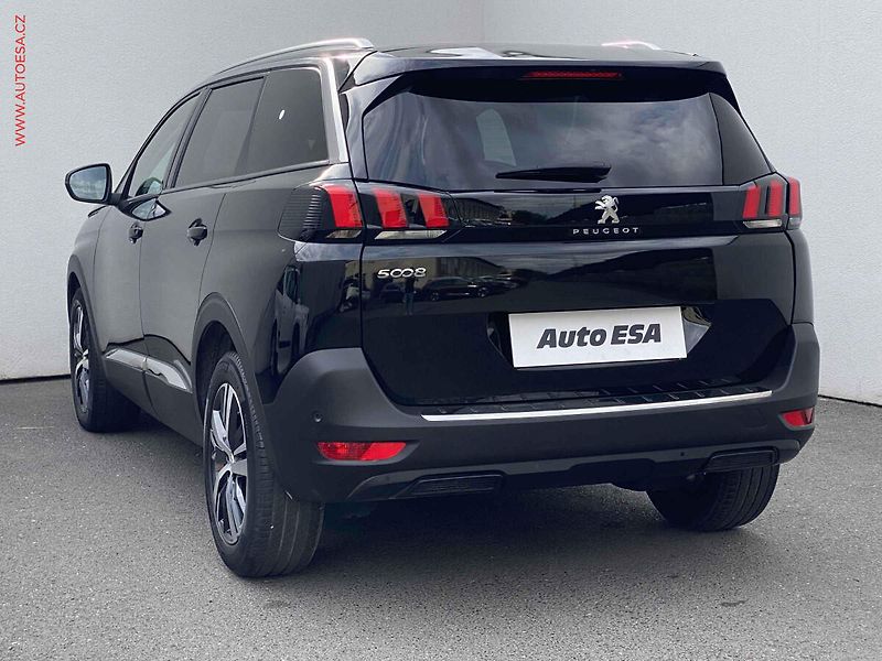 Peugeot 5008 (2018) 1.2 PT, Crossway - fotka 6 z 19