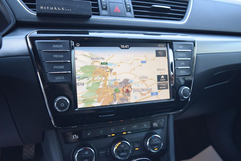 Škoda Superb (2016) 2.0TDI 140kw DSG 