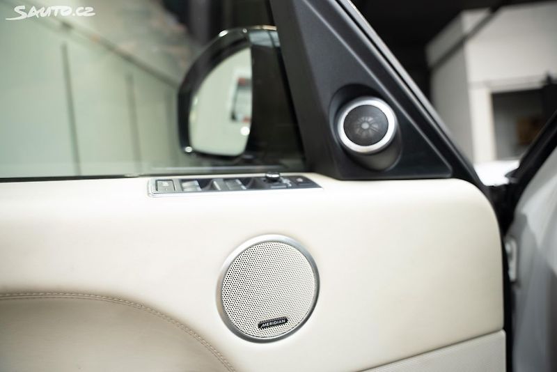Land Rover Range Rover Autobiography 4,4 SDV8 250 kW - fotka 10 z 15