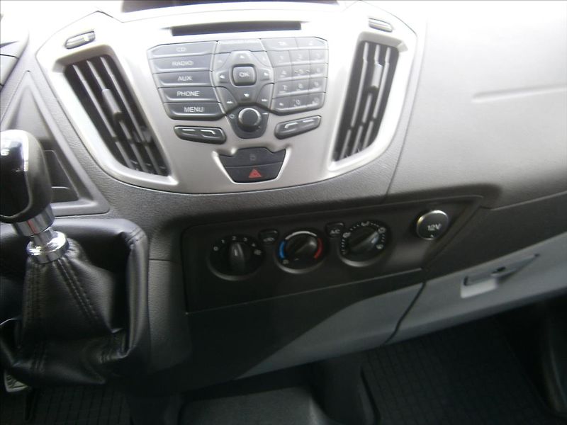 Ford Transit Custom 2,2 TDCI L2H2 KLIMA 9 MÍST - fotka 15 z 26