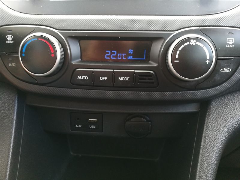 Hyundai i10 1,0 i autom.klima - fotka 10 z 22