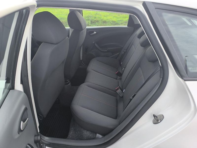 Seat Ibiza (2011) 1.2 DOLOŽENÉ KM, 1.MAJITEL - fotka 10 z 27