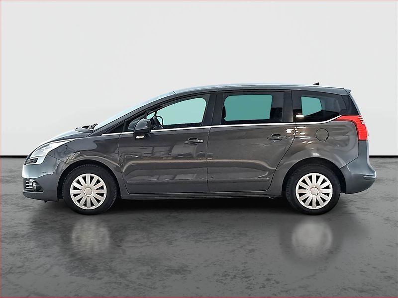 Peugeot 5008 (2013) 1.6 HDi, nová STK, rezervace - fotka 3 z 15