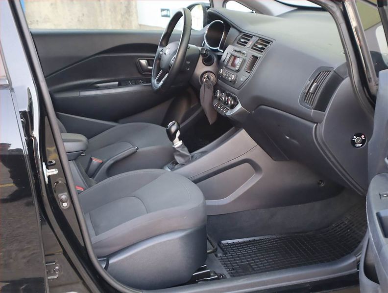 Kia Rio (2013) 1.4 CVVT, Serv.kniha, Tempomat - fotka 9 z 15
