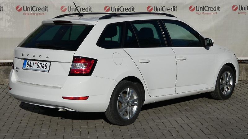 Škoda Fabia Combi 1,0 TSI Ambition Tour - fotka 3 z 22