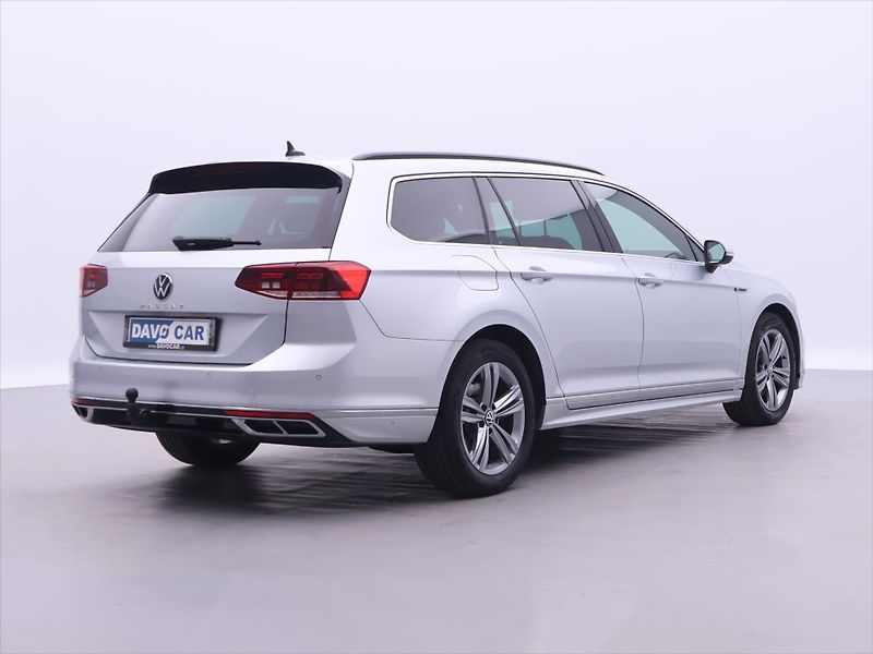 Volkswagen Passat 2,0 TDI 110kW DSG R-line 1.Maj - fotka 7 z 32