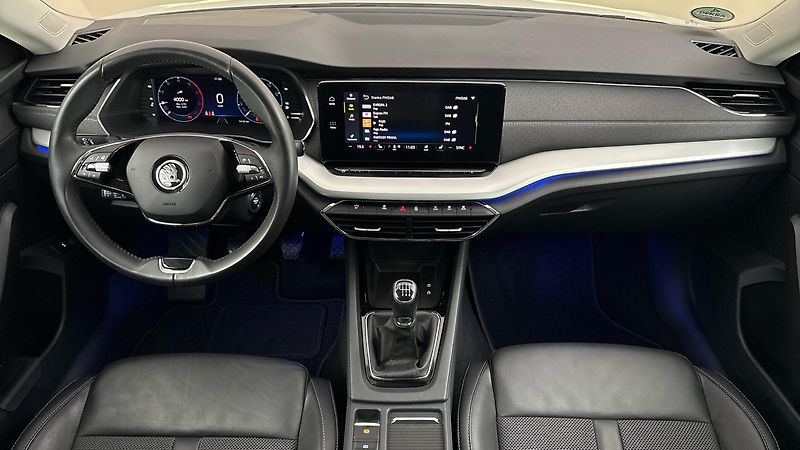 Škoda Octavia 2.0 TDI Style Combi - fotka 8 z 26
