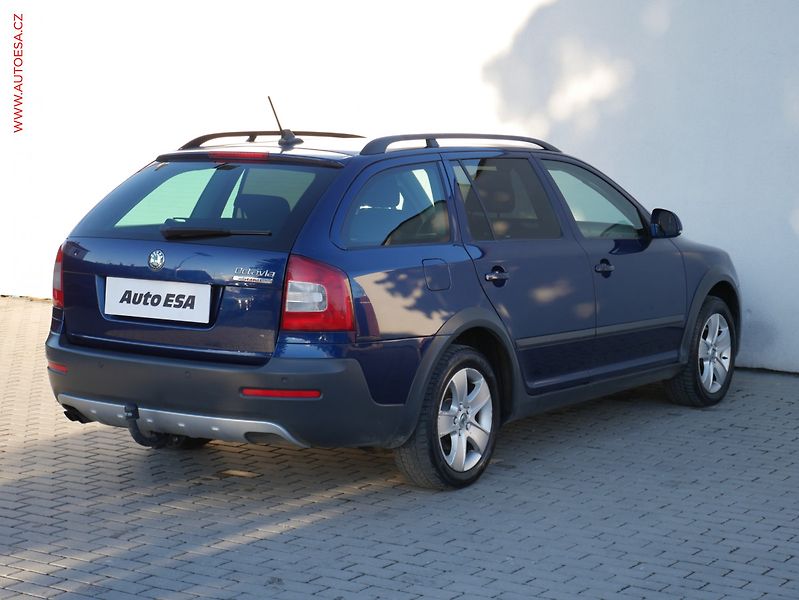 Škoda Octavia (2012) 2.0TDi 4x4, ČR, Xenon, AC - fotka 4 z 18