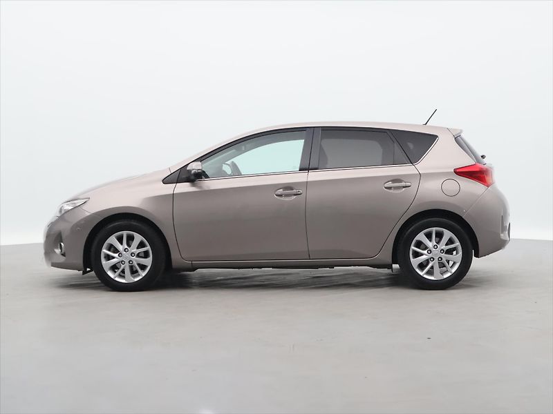 Toyota Auris 1,6 97kW CZ Style Valvematic - fotka 4 z 31