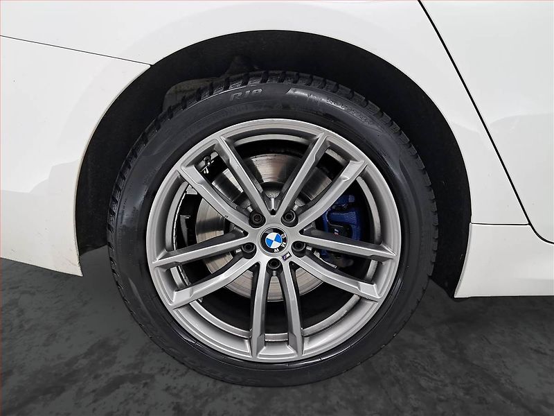 BMW Řada 5 (2018) M Sport 530d xDrive, 4X4 - fotka 15 z 20