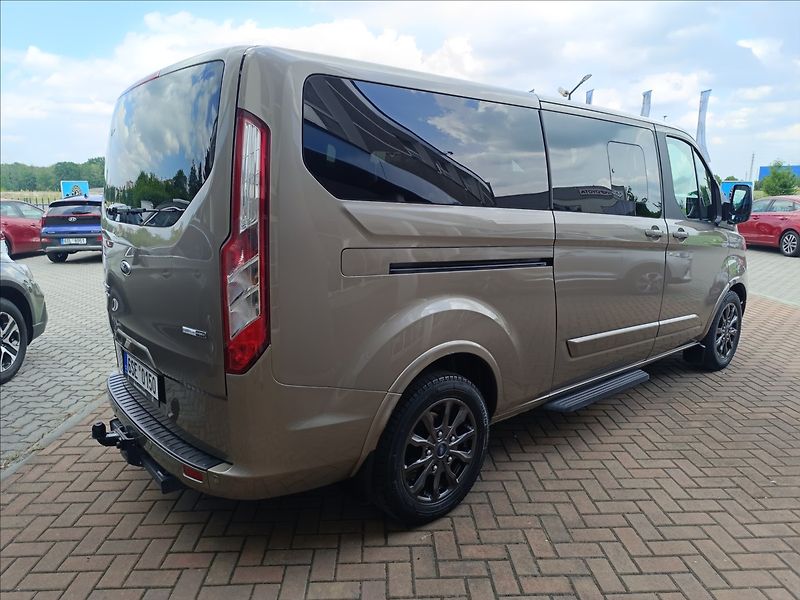 Ford Tourneo Custom 2,0 TDCi Titánium X, L2 - fotka 5 z 23
