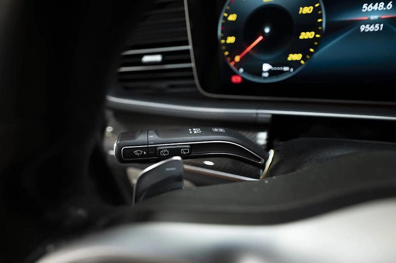 Mercedes-Benz GLE 400d 4Matic 243 kW Záruka - fotka 21 z 36