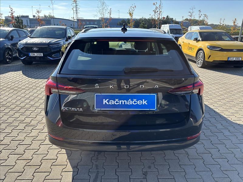 Škoda Octavia 1,5 TSI 110kW Ambition Combi - fotka 4 z 41