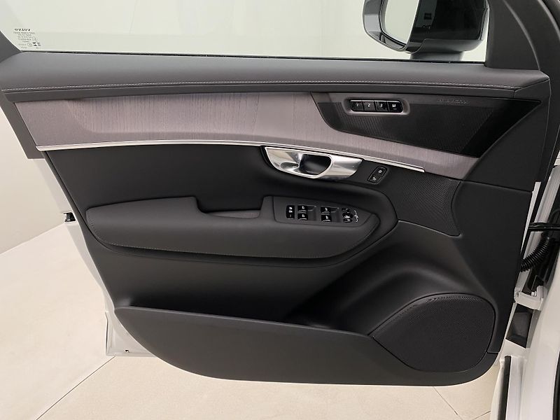 Volvo XC90 (2026) B5 AWD AUT DARK PLUS 7míst - fotka 7 z 70