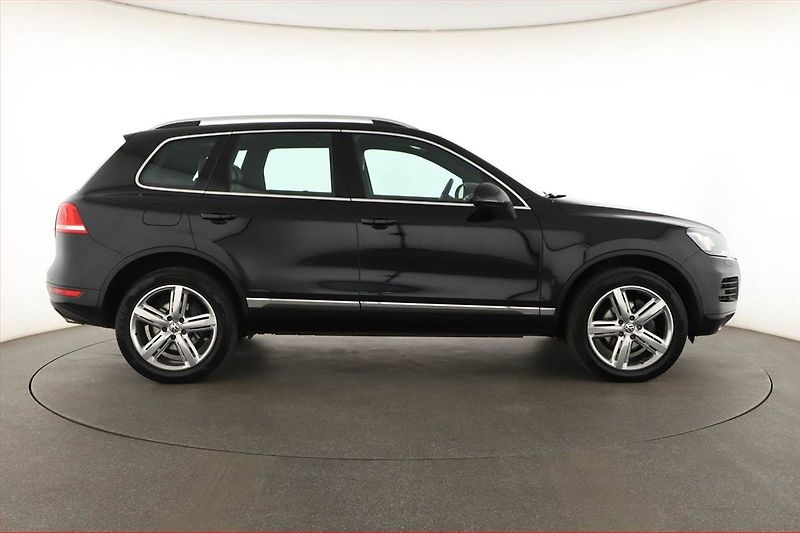 Volkswagen Touareg (2012) 3.0 TDI, 4X4, Automat - fotka 6 z 21