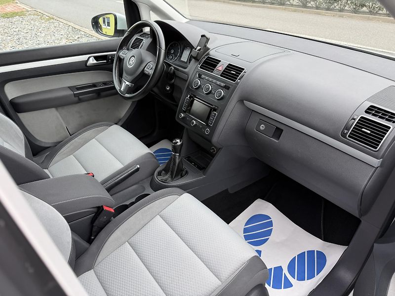 Volkswagen Touran CROSS 1.4 TSI 7 MIST ALU. - fotka 9 z 14