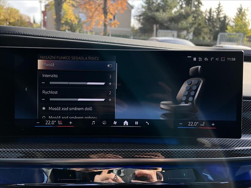 BMW Řada 7 750e Msport Pro xDrive - fotka 23 z 43