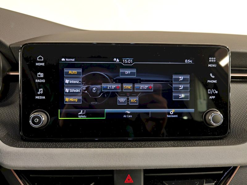 Škoda Kamiq (2024) 1.0 TSI 85 kW DSG Top Selectio - fotka 15 z 29