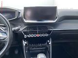 Peugeot 2008 (2020) 1.2 PT, Allure, navi, kamera - náhled 12