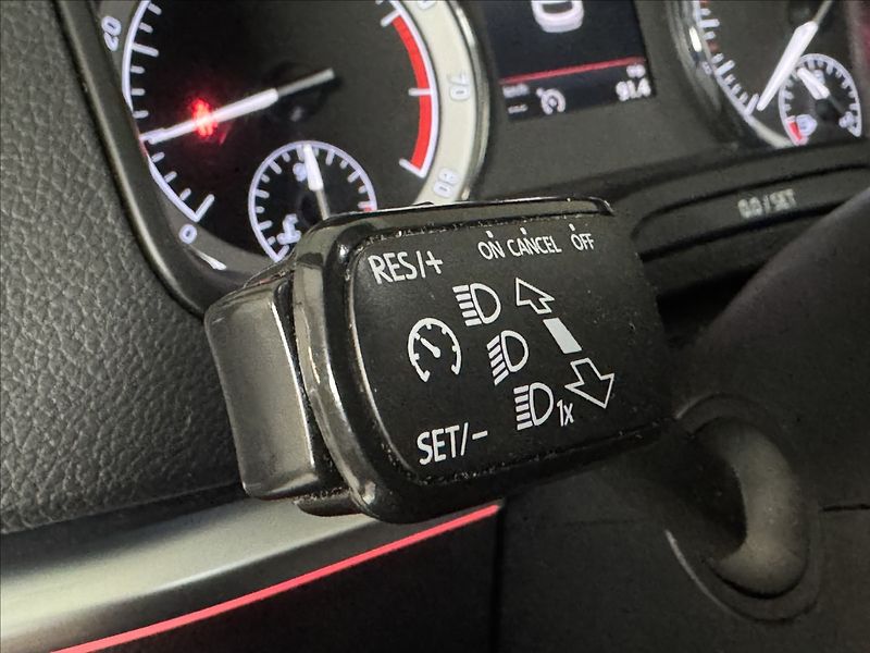 Škoda Karoq 1,5 TSi  DSG Style LED Kamera - fotka 23 z 44