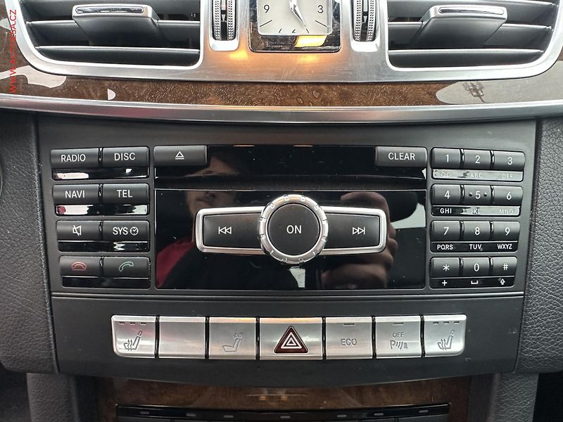 Mercedes-Benz Třídy E (2014) 2.2CDi, AT, navi, LED - fotka 17 z 23