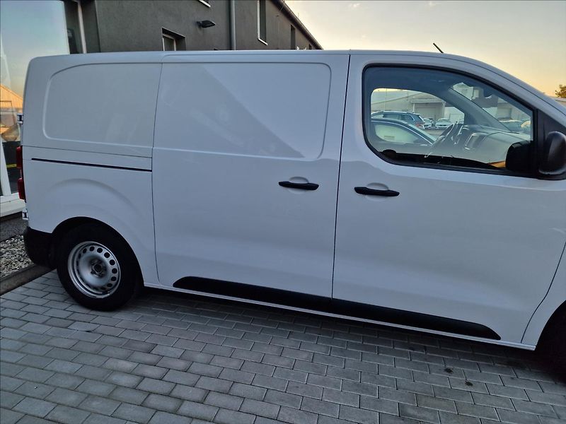 Opel Vivaro 1.5CDTI 88kW, původ ČR,1.Maj. - fotka 40 z 47