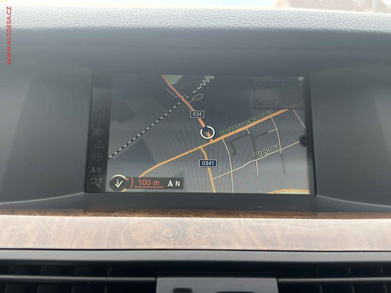 BMW Řada 5 (2013) 2.0 D, AT - fotka 14 z 25