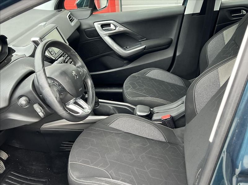 Peugeot 2008 1,2 i Allure klima ALU - fotka 5 z 8